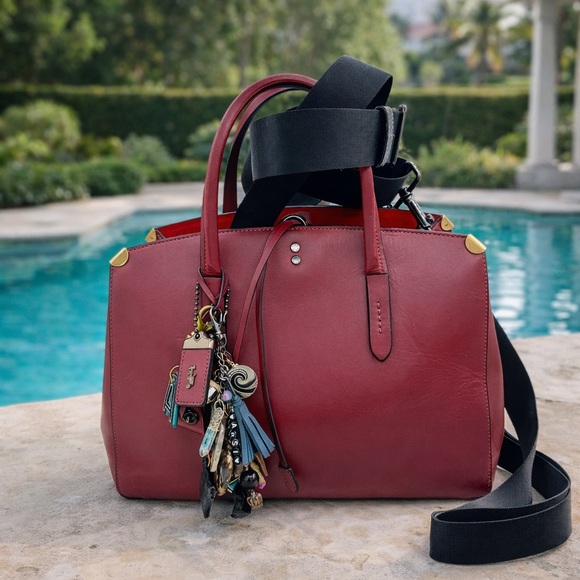 Coach Handbags - 🍍🦁 Current Carry Arsi